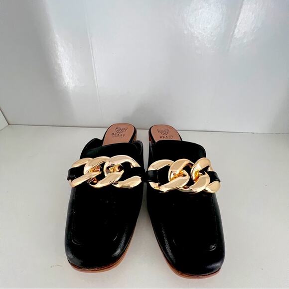 BEAST FASHION Shoes - Sheena Flat Mule Loafer with Chain Detail Women’s Size 8 Black/Gold Very Comfy